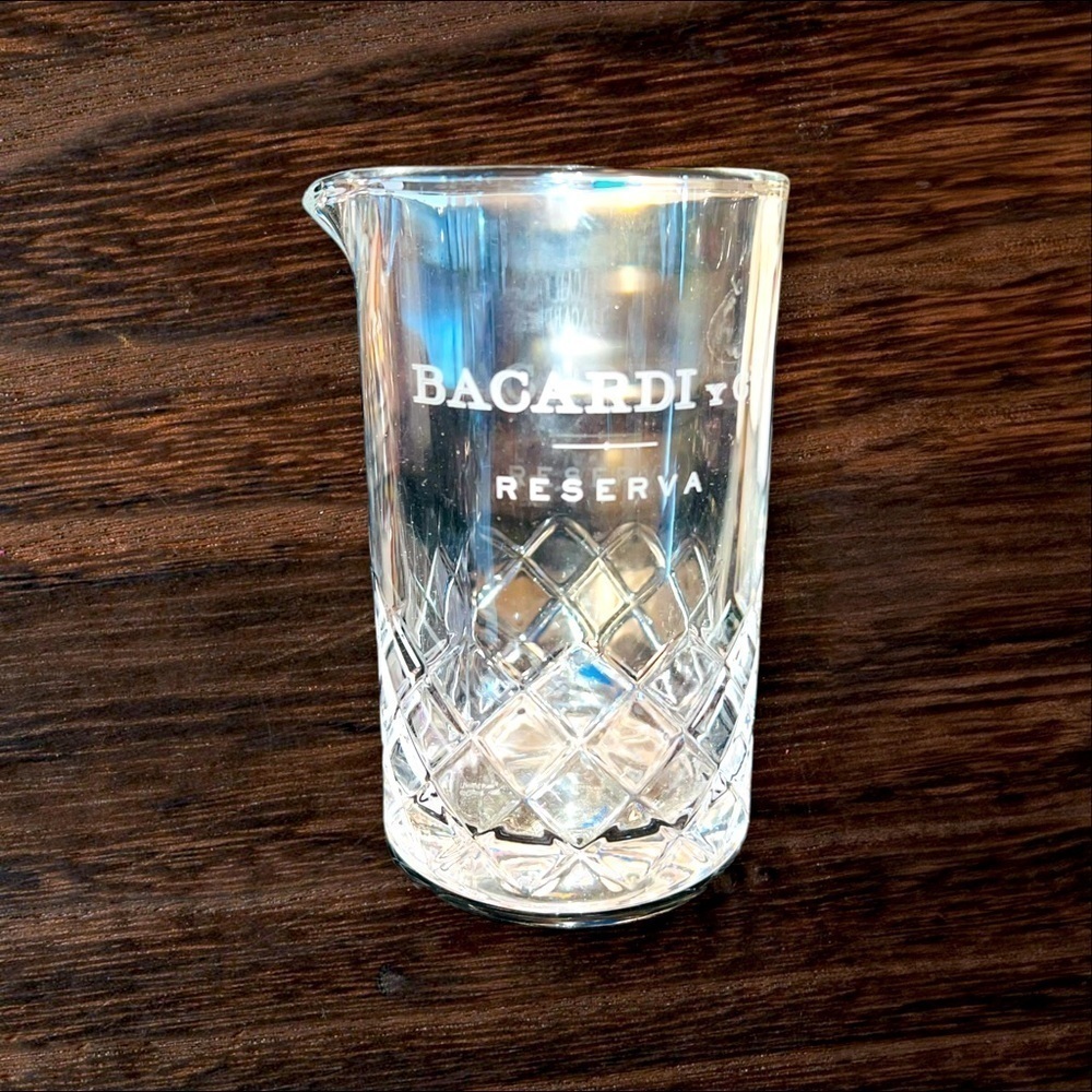 BRAND NEW COLLECTIBLE BICARDI RESERVE RUM CRYSTAL MIXING GLASS